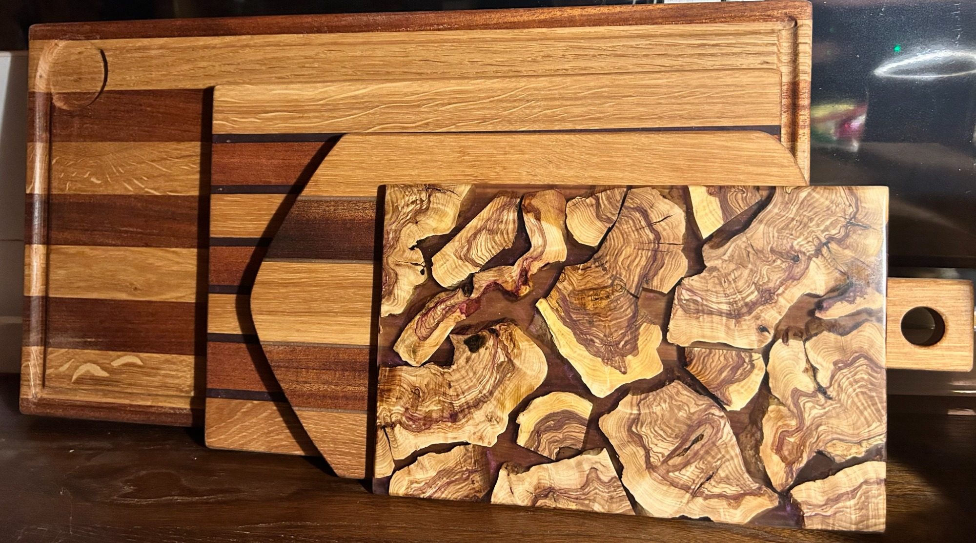 Belles planches à découper de tailles et teintes différentes